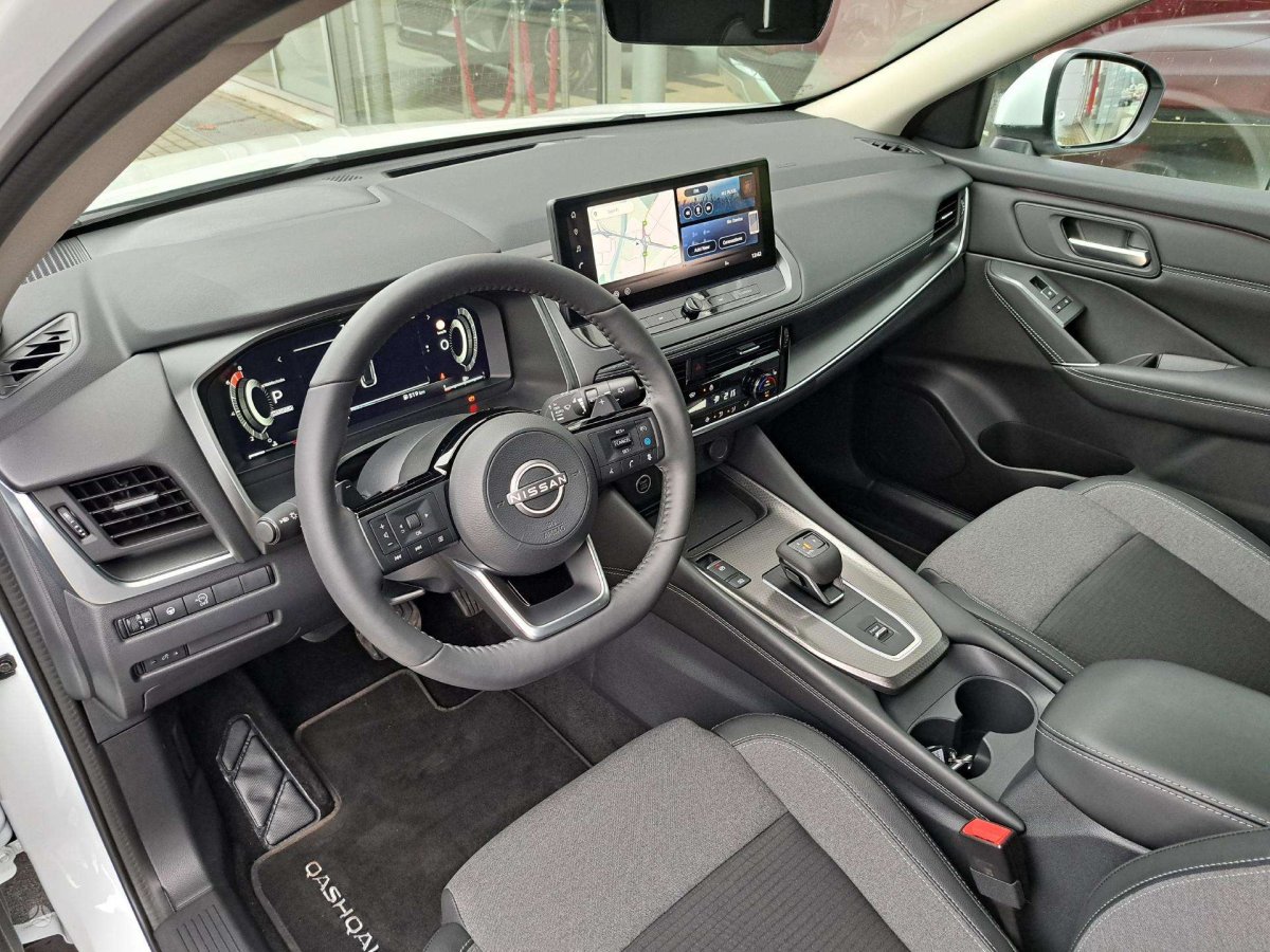 Nissan Qashqai Visureigis / Krosoveris Benzinas / elektra