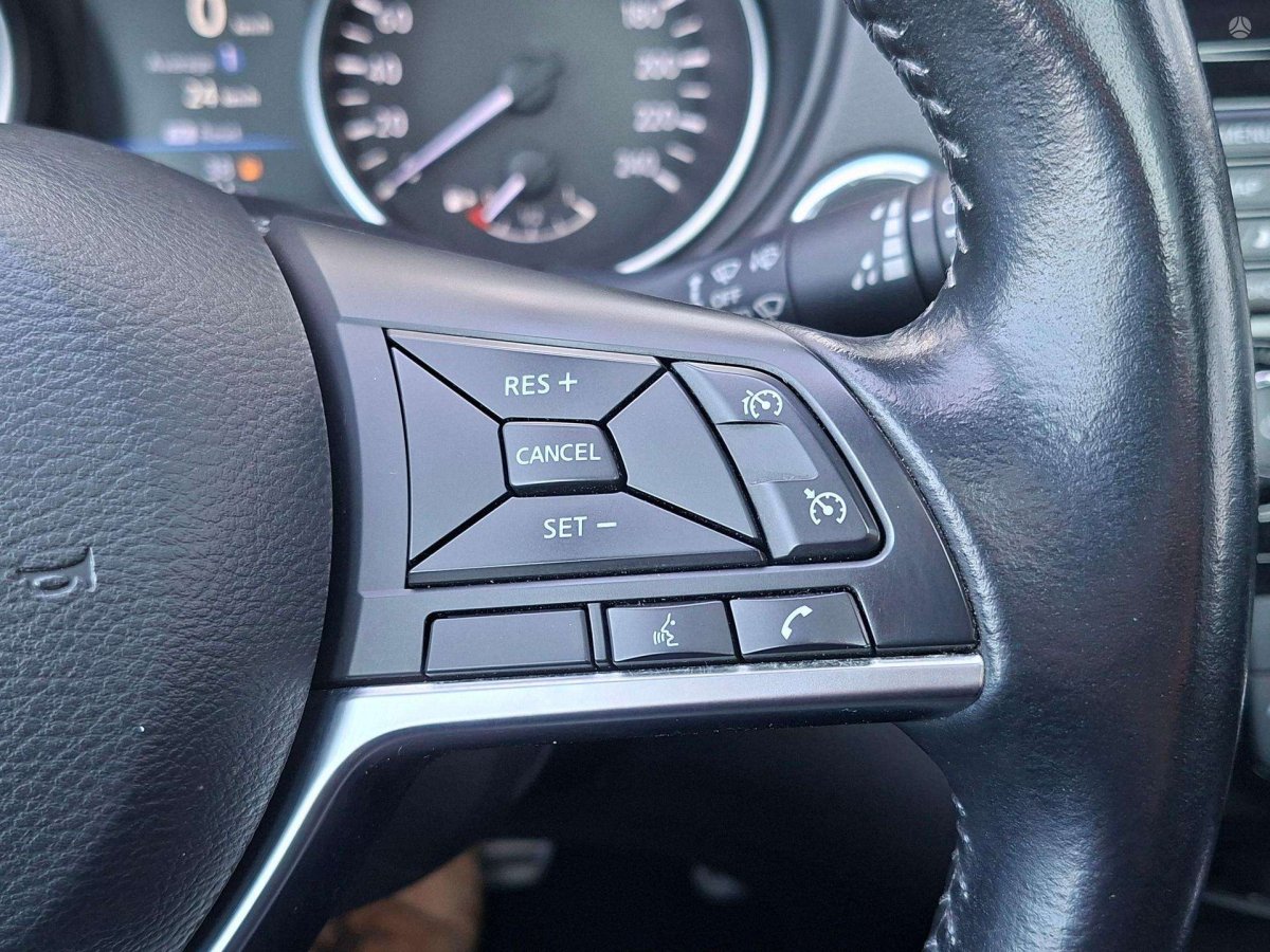 Nissan Qashqai Visureigis / Krosoveris Benzinas