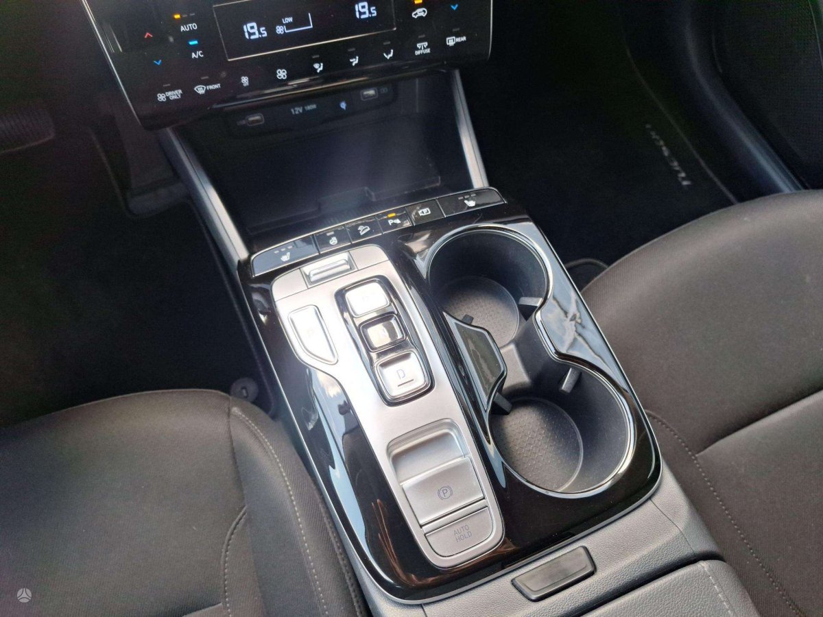 Hyundai Tucson Visureigis / Krosoveris Benzinas / elektra