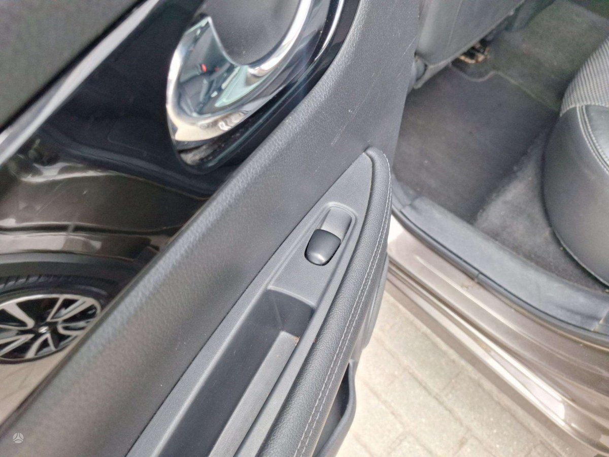 Nissan Qashqai Visureigis / Krosoveris Benzinas