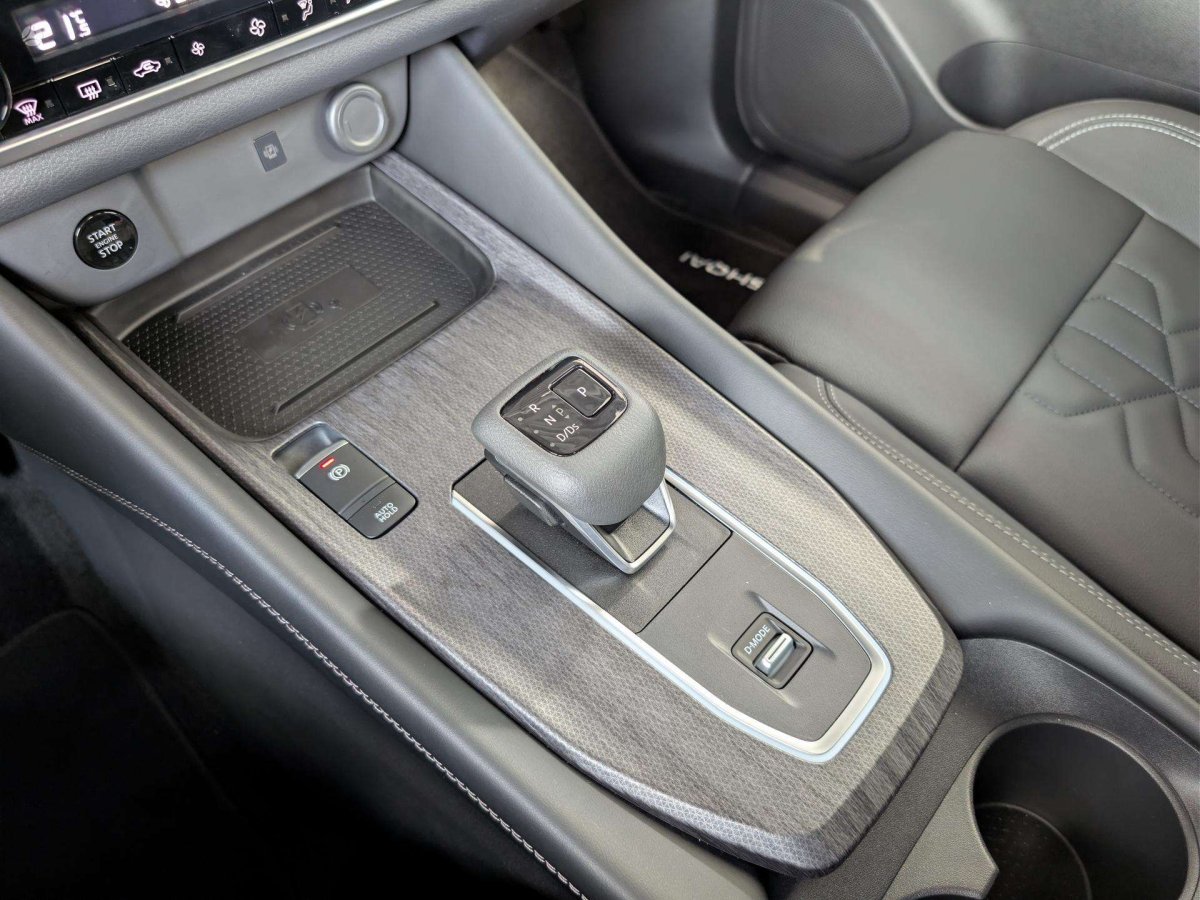 Nissan Qashqai Visureigis / Krosoveris Benzinas / elektra