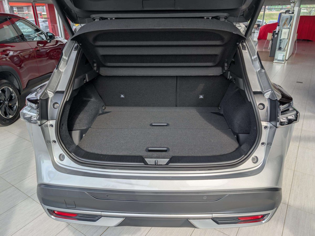 Nissan Qashqai Visureigis / Krosoveris Benzinas / elektra