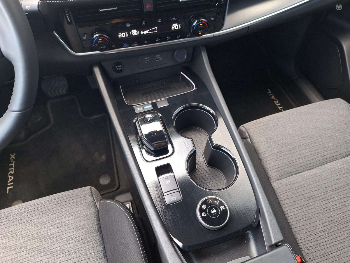 Nissan X-Trail Visureigis / Krosoveris Benzinas / elektra