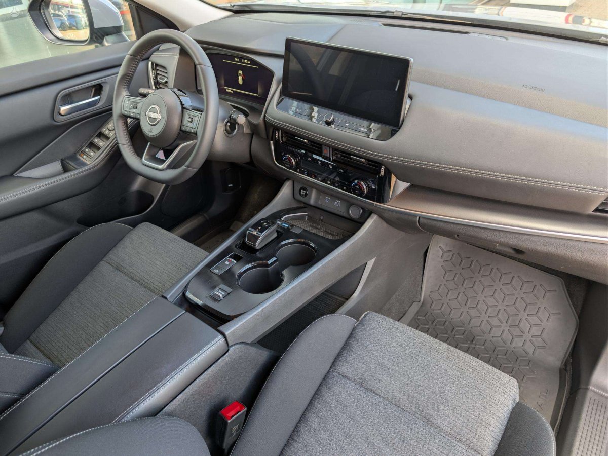 Nissan X-Trail Visureigis / Krosoveris Benzinas / elektra