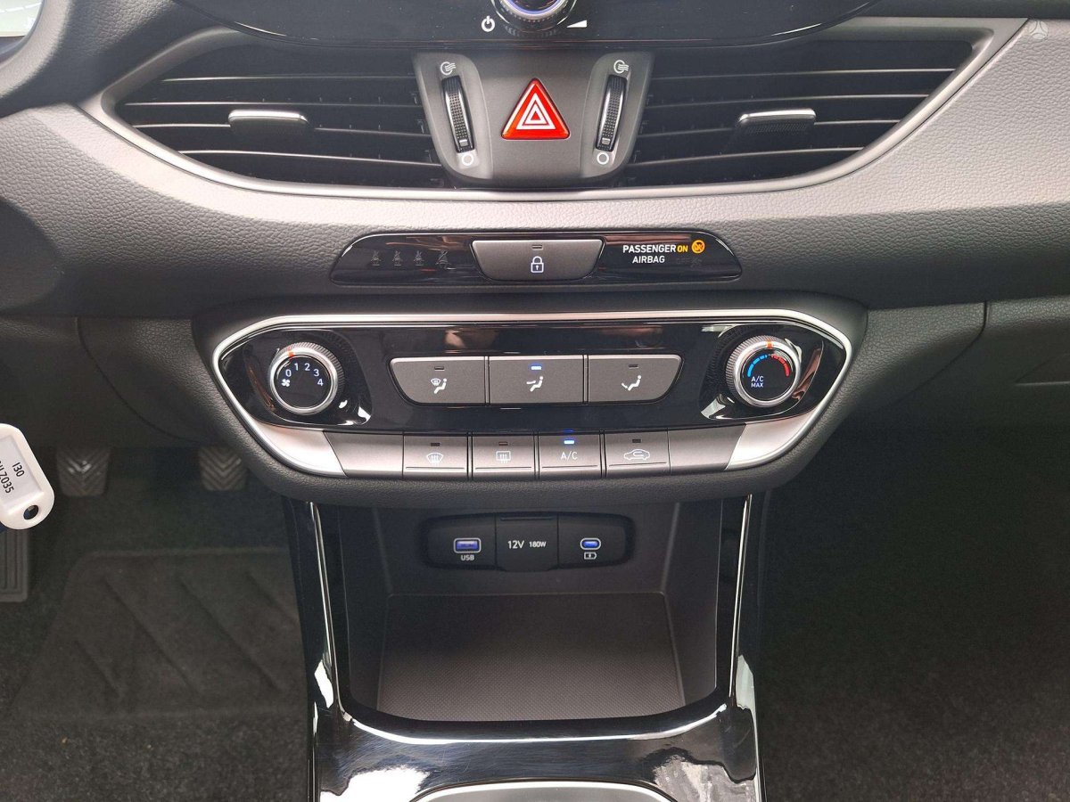 Hyundai i30 Universalas Benzinas