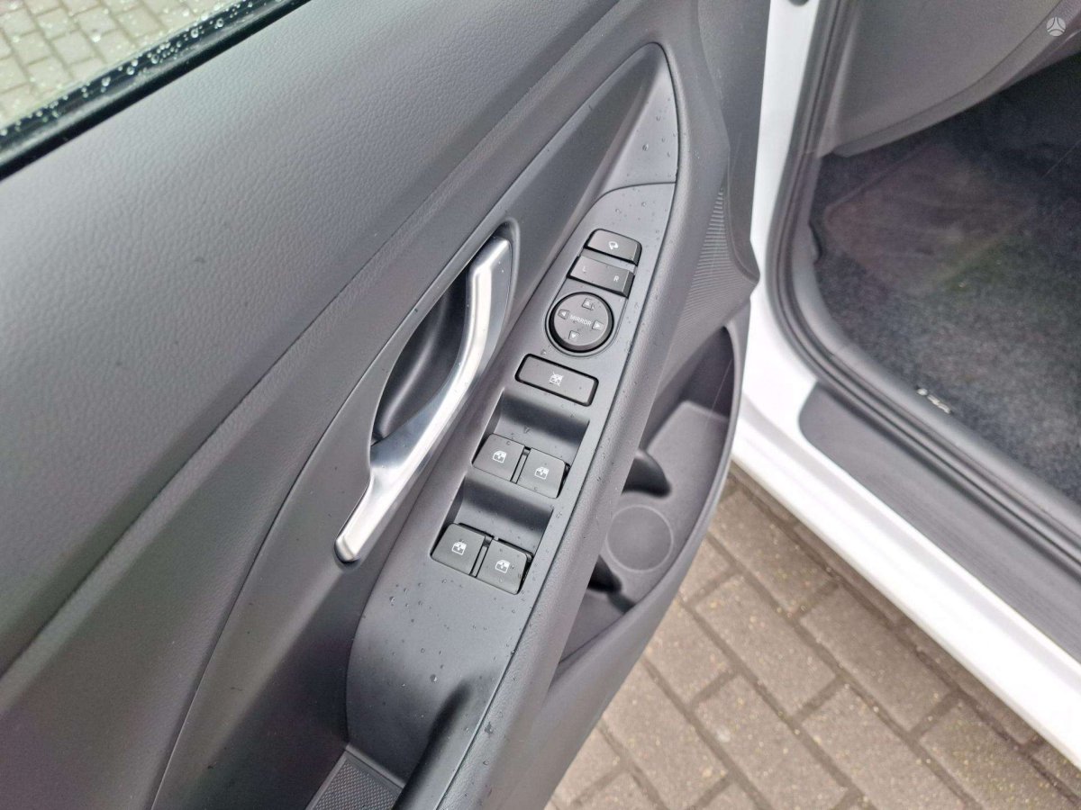 Hyundai i30 Universalas Benzinas