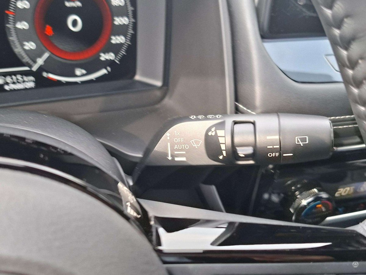 Nissan X-Trail Visureigis / Krosoveris Benzinas / elektra