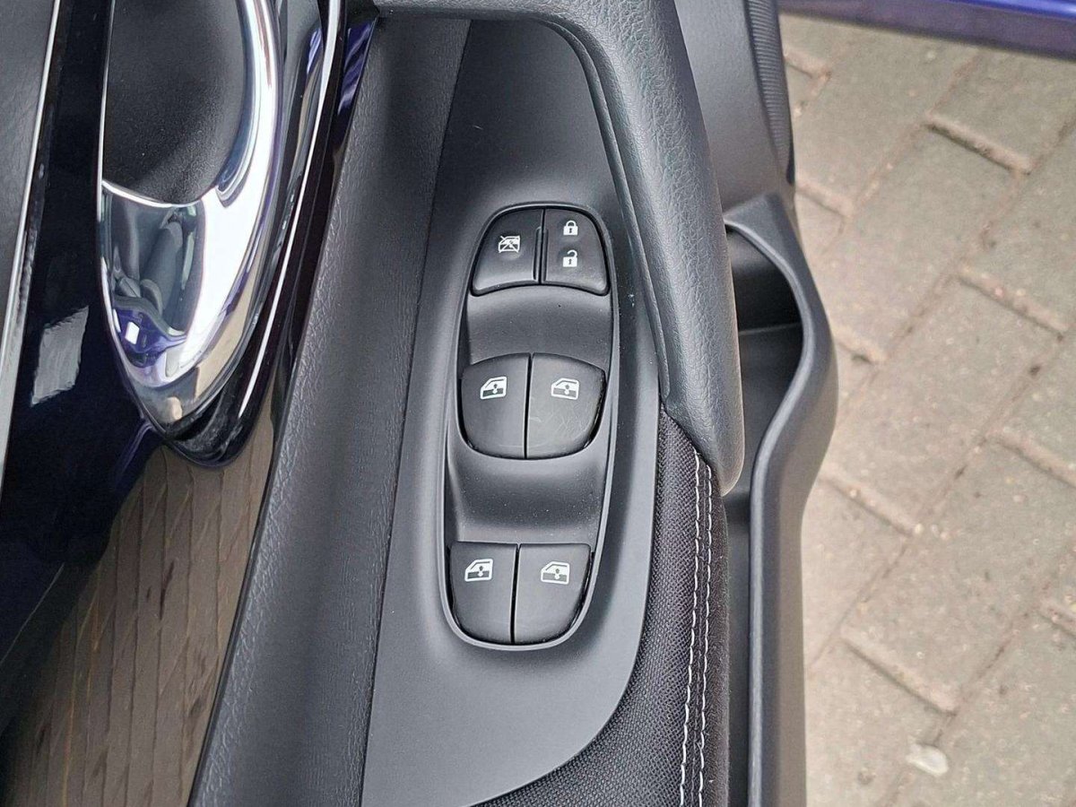 Nissan Qashqai Visureigis / Krosoveris Benzinas