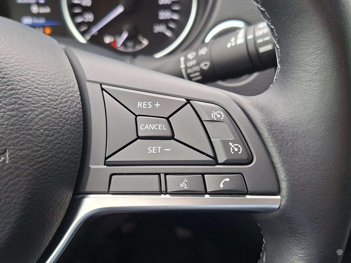 Nissan Qashqai Visureigis / Krosoveris Benzinas