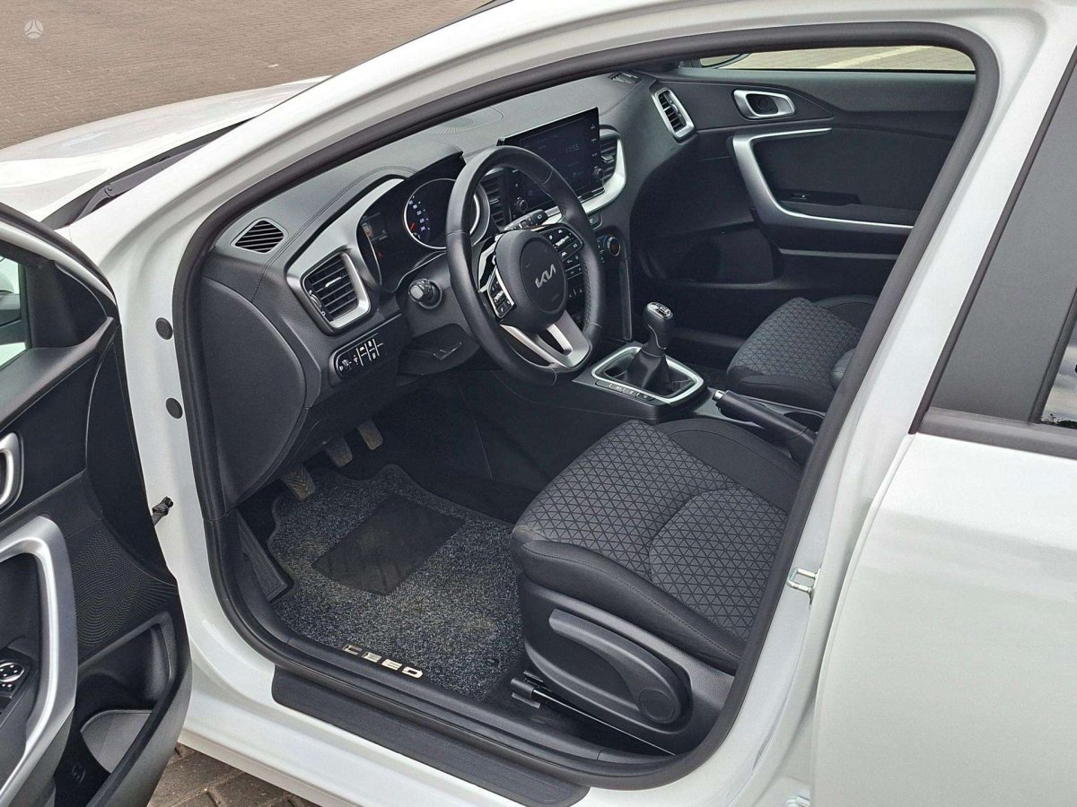 Kia Ceed Hečbekas Benzinas