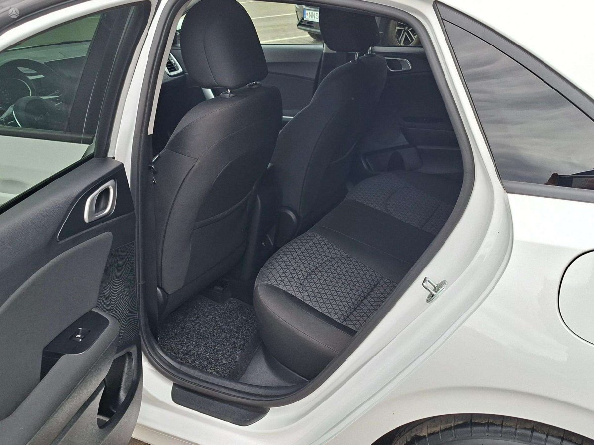 Kia Ceed Hečbekas Benzinas