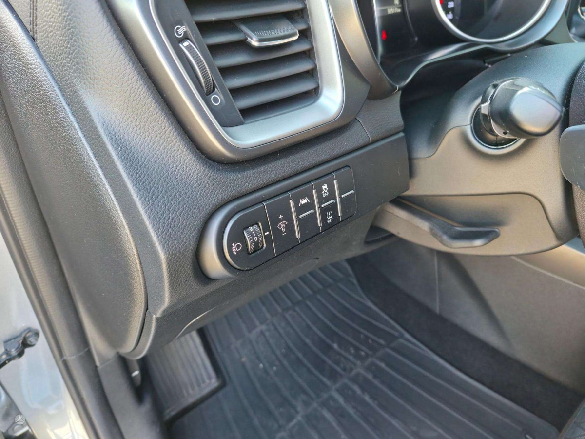 Kia Ceed Hečbekas Benzinas