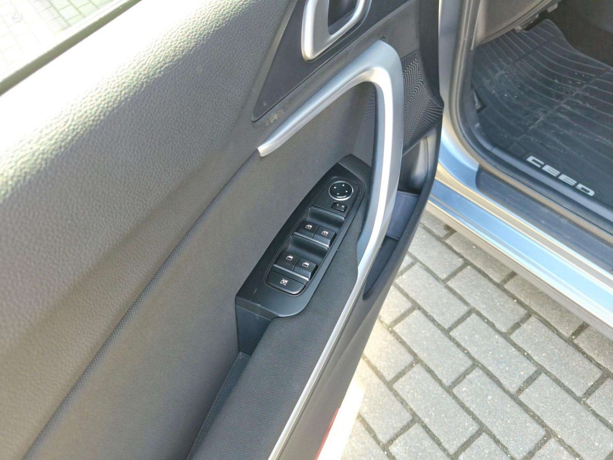 Kia Ceed Hečbekas Benzinas