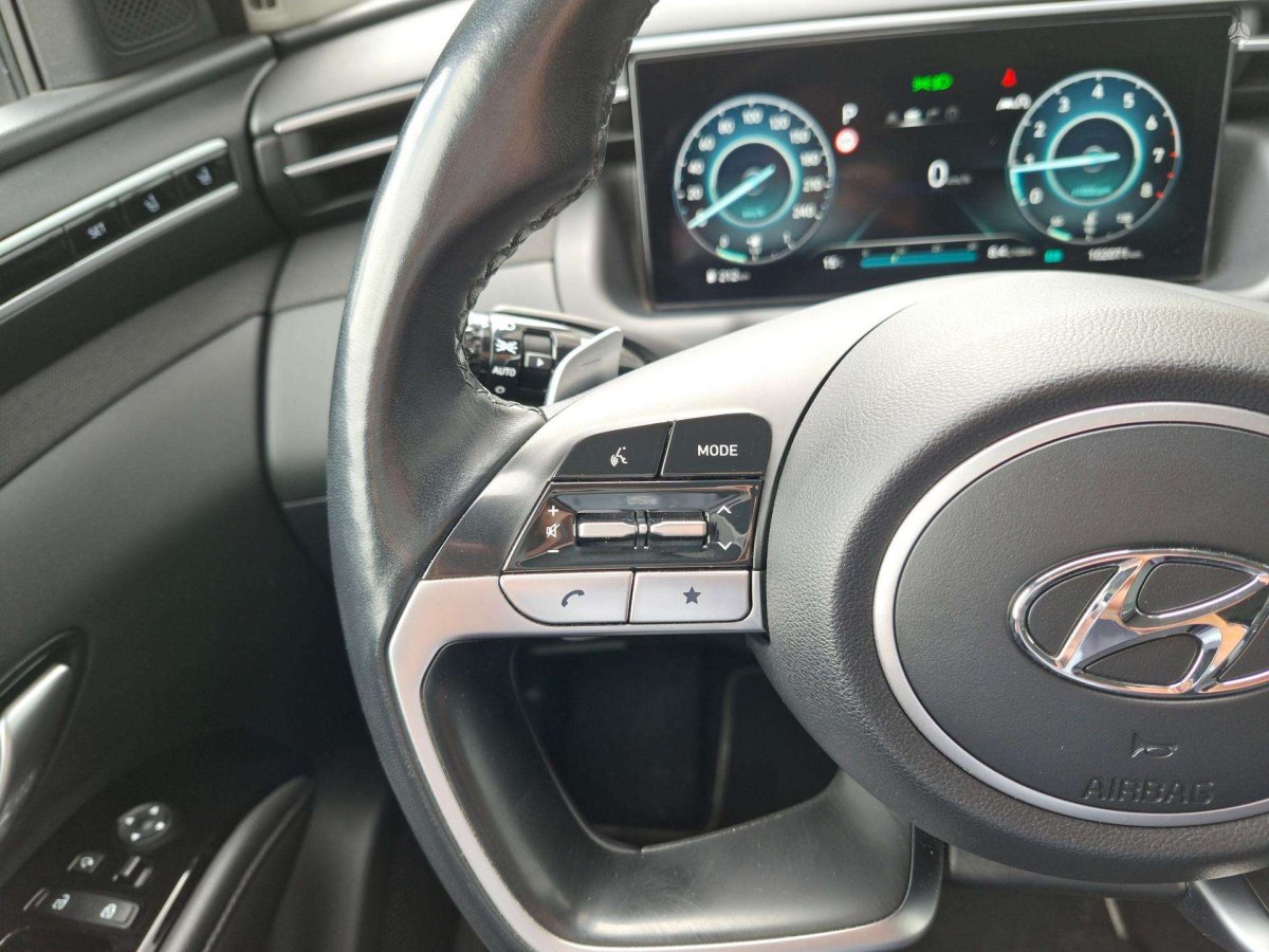 Hyundai Tucson Visureigis / Krosoveris Benzinas / elektra