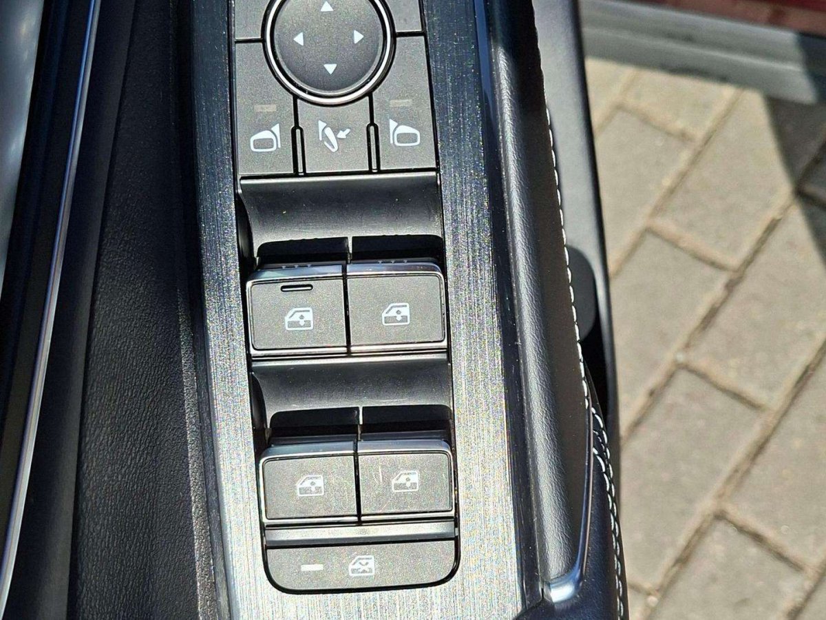 Nissan Qashqai Visureigis / Krosoveris Benzinas / elektra