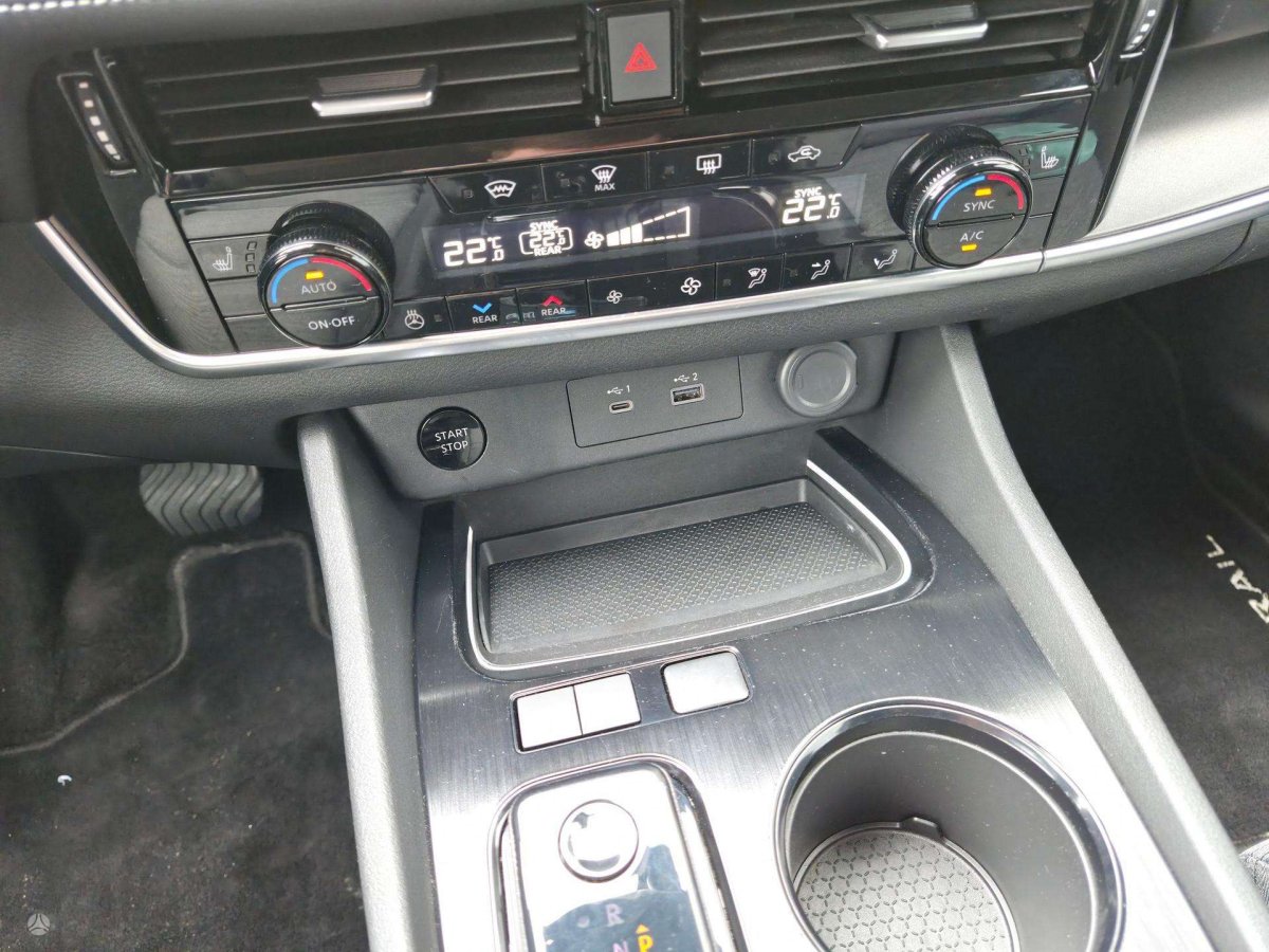 Nissan X-Trail Visureigis / Krosoveris Benzinas / elektra