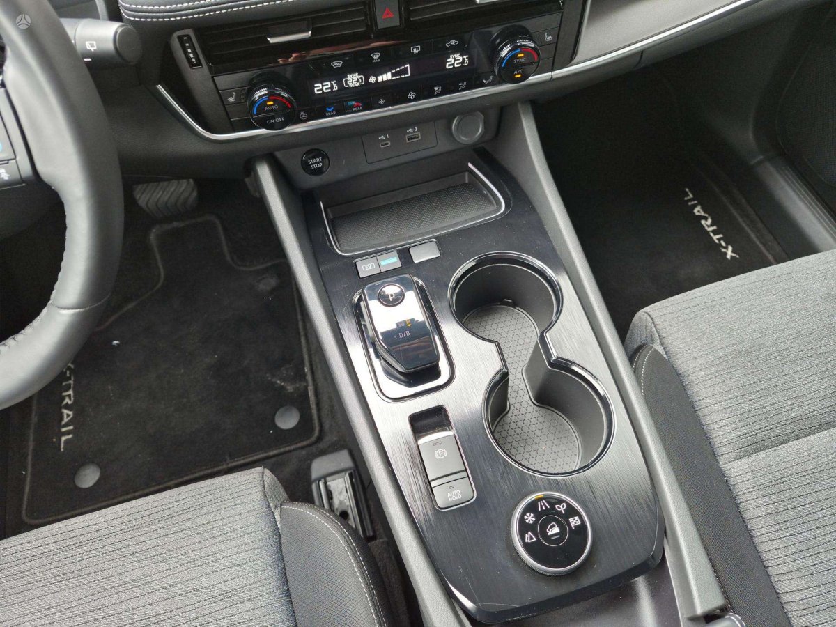 Nissan X-Trail Visureigis / Krosoveris Benzinas / elektra