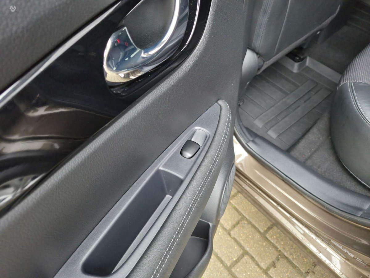 Nissan Qashqai Visureigis / Krosoveris Benzinas
