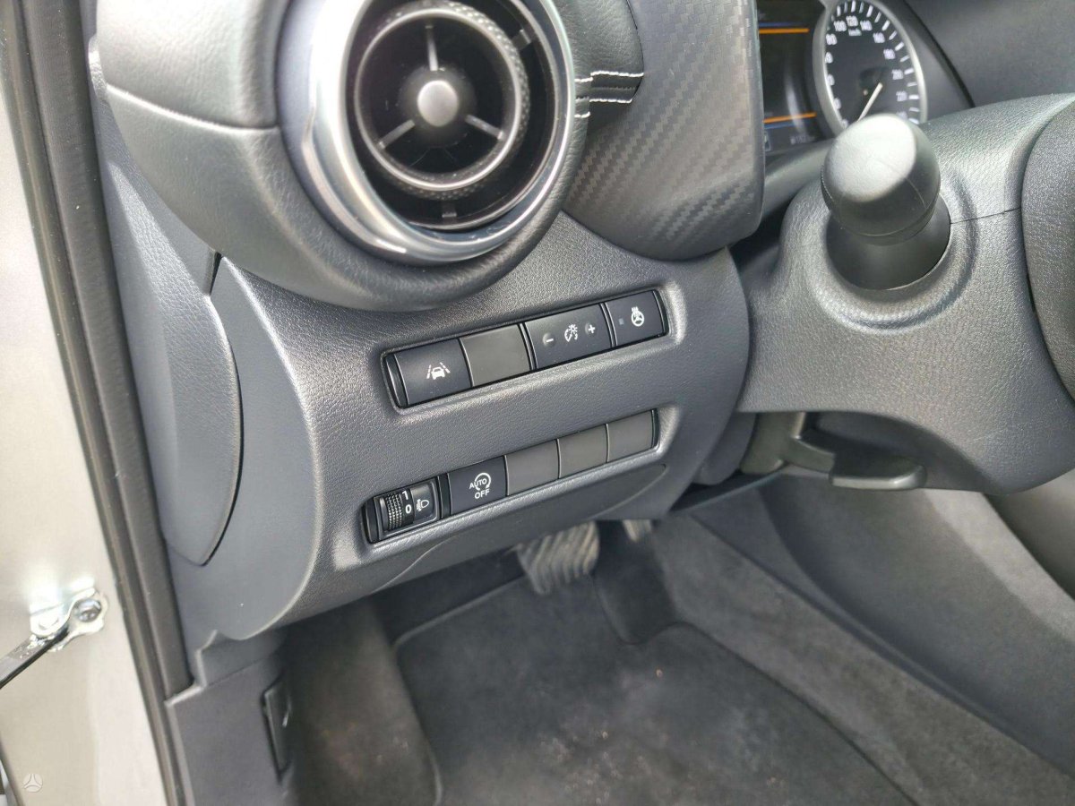 Nissan Juke Visureigis / Krosoveris Benzinas
