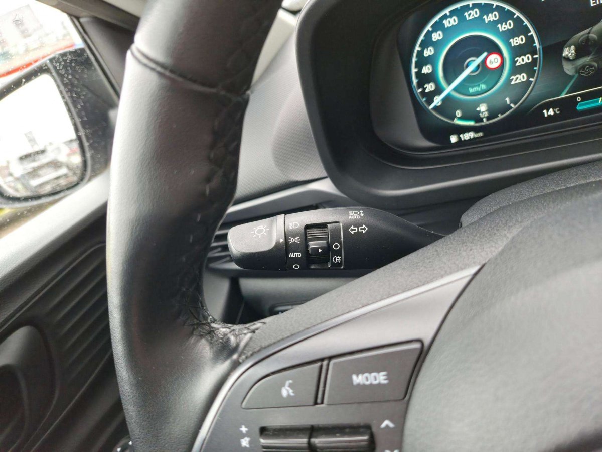 Hyundai i20 Visureigis / Krosoveris Benzinas / elektra