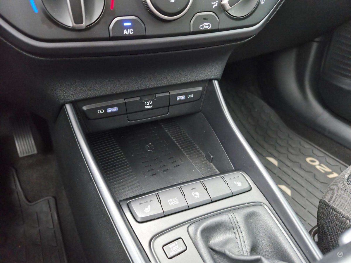 Hyundai i20 Visureigis / Krosoveris Benzinas / elektra