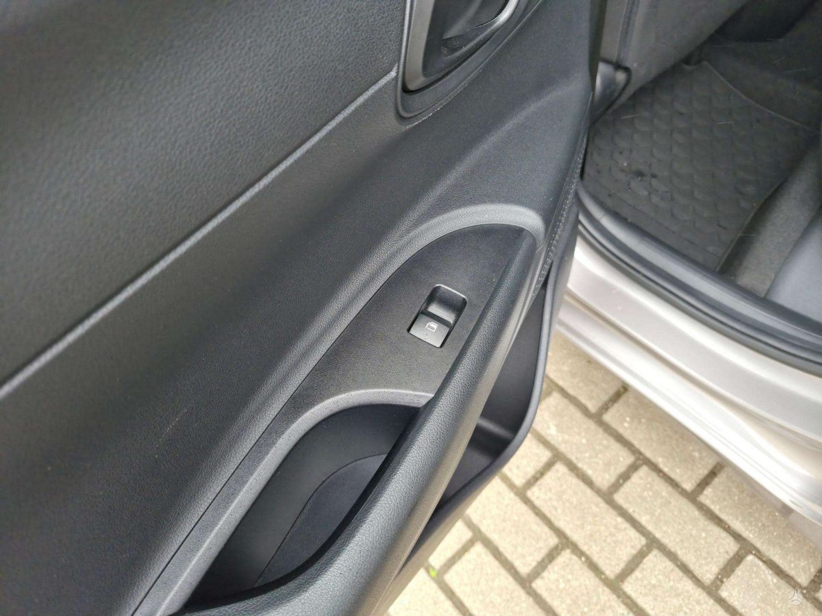 Hyundai i20 Visureigis / Krosoveris Benzinas / elektra