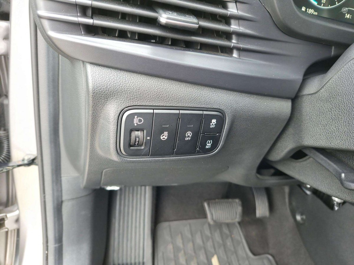 Hyundai i20 Visureigis / Krosoveris Benzinas / elektra