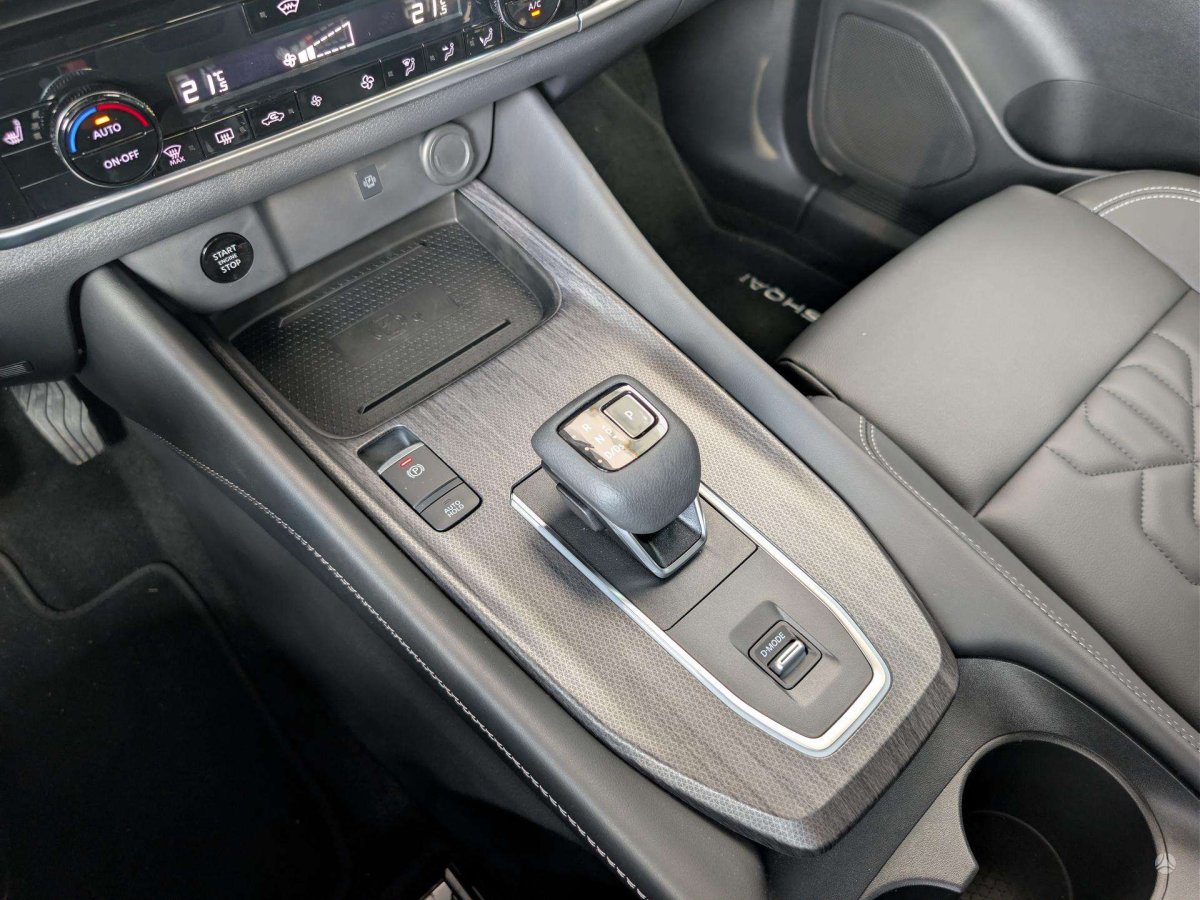 Nissan Qashqai Visureigis / Krosoveris Benzinas / elektra