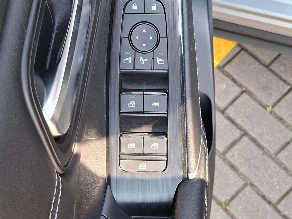 Nissan Qashqai Visureigis / Krosoveris Benzinas / elektra