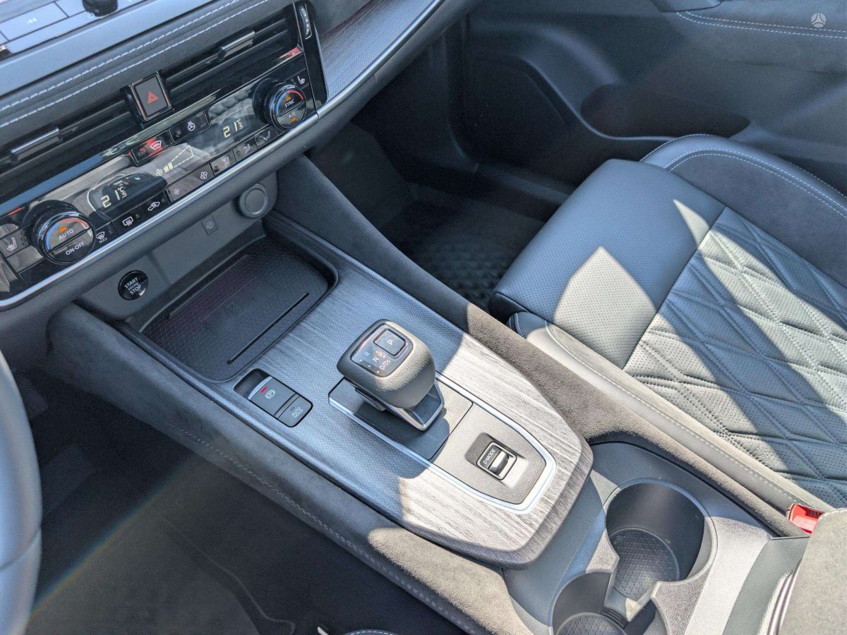 Nissan Qashqai Visureigis / Krosoveris Benzinas / elektra