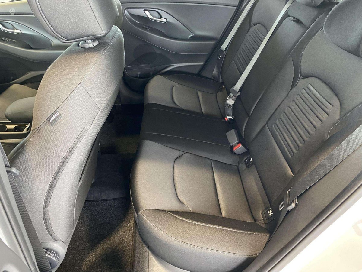 Hyundai i30 Universalas Benzinas