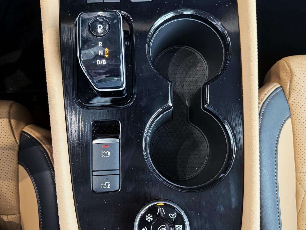 Nissan X-Trail Visureigis / Krosoveris Benzinas / elektra