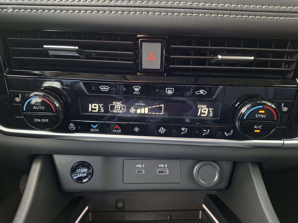 Nissan X-Trail Visureigis / Krosoveris Benzinas / elektra