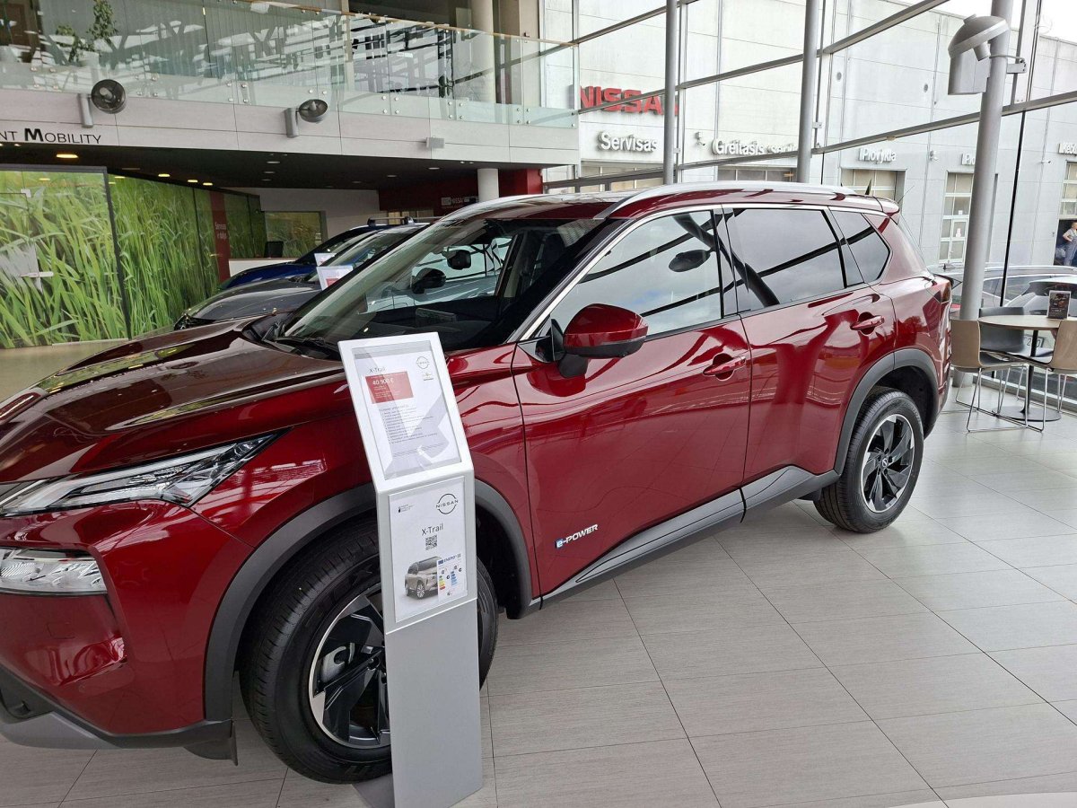 Nissan X-Trail Visureigis / Krosoveris Benzinas / elektra