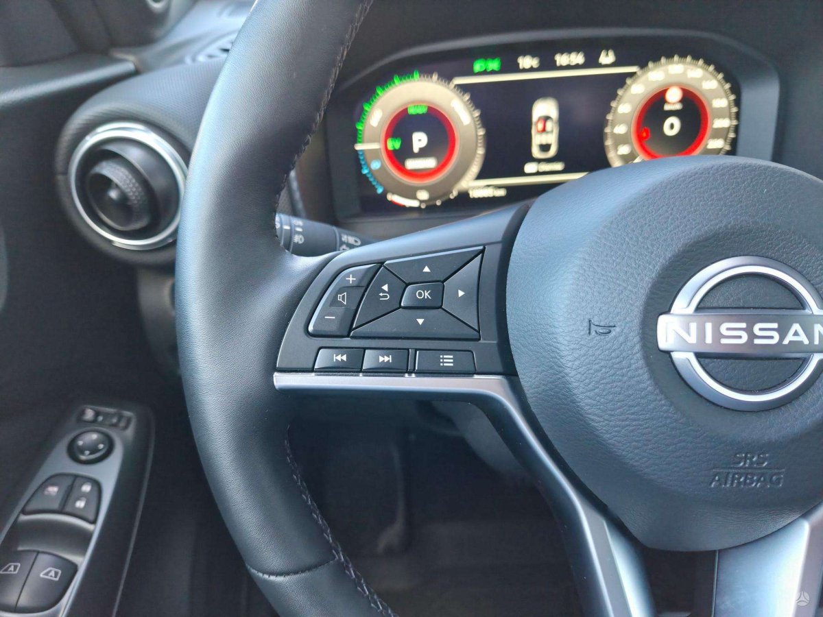 Nissan Juke Visureigis / Krosoveris Benzinas / elektra