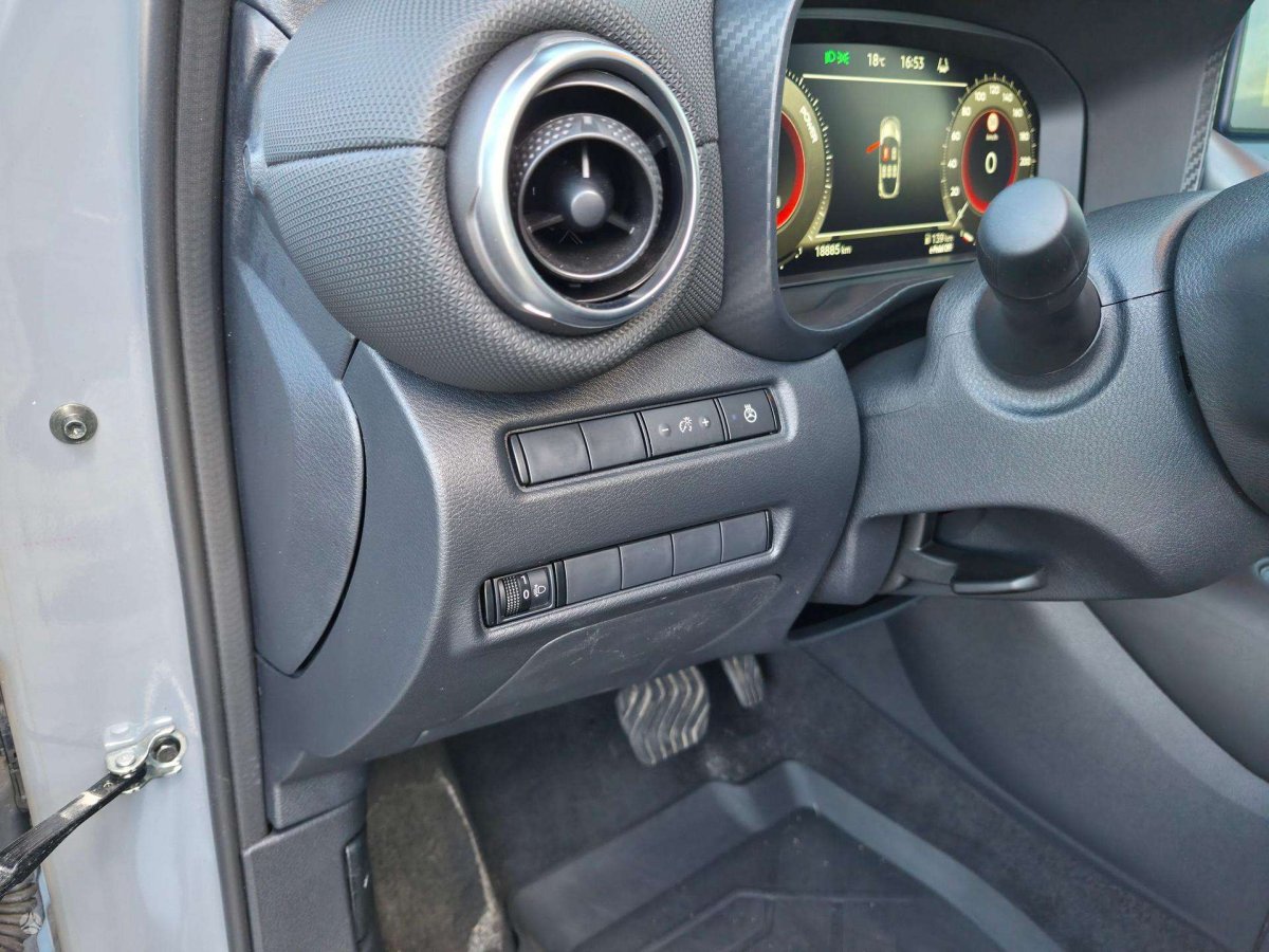 Nissan Juke Visureigis / Krosoveris Benzinas / elektra