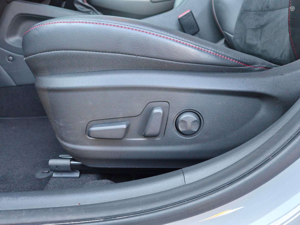 Hyundai Kona Visureigis / Krosoveris Benzinas