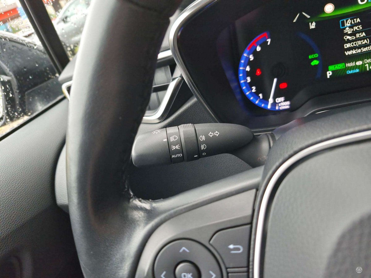 Toyota Corolla Hečbekas Benzinas / elektra