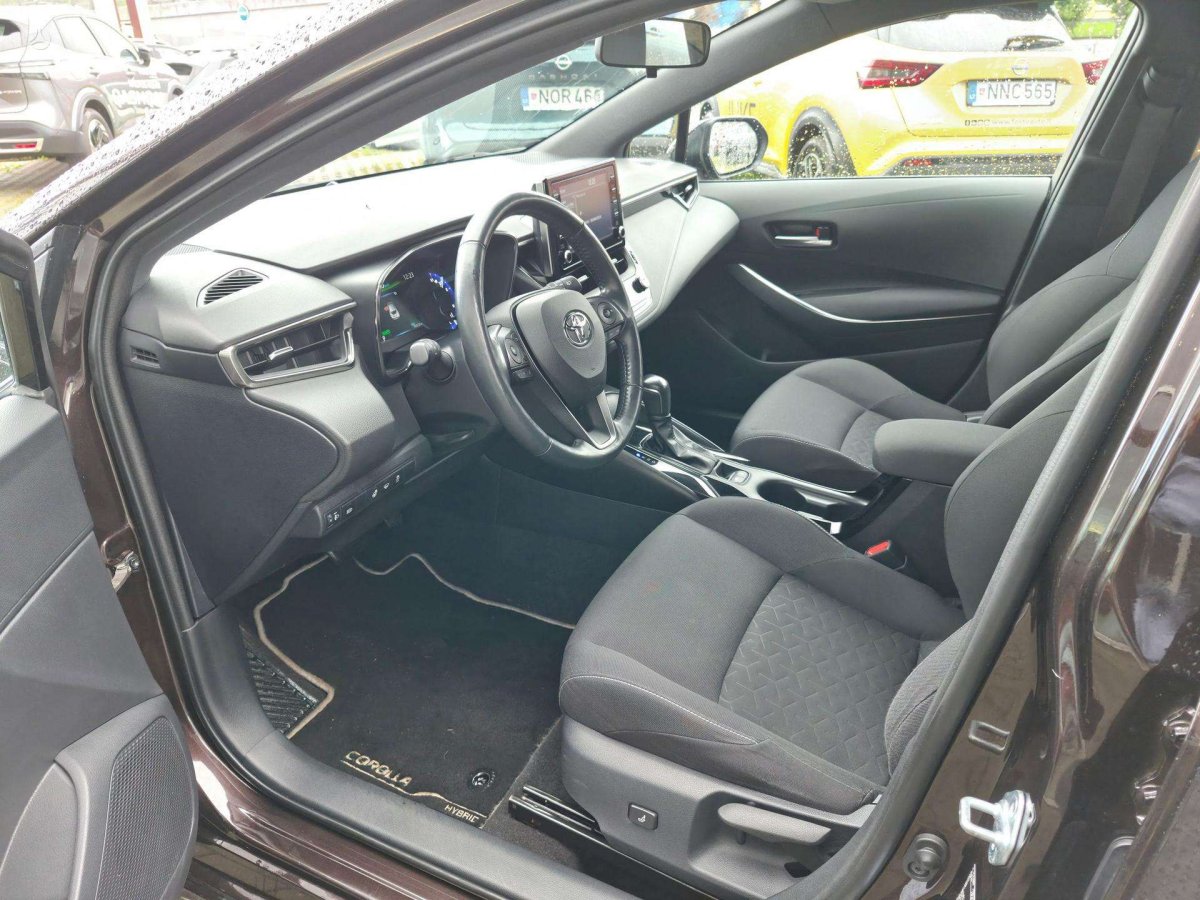 Toyota Corolla Hečbekas Benzinas / elektra