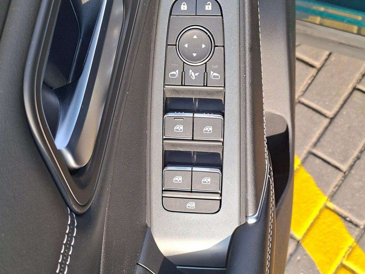 Nissan Qashqai Visureigis / Krosoveris Benzinas / elektra