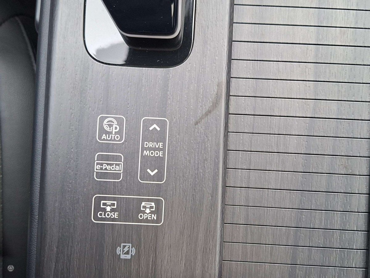 Nissan ARIYA Visureigis / Krosoveris Elektra
