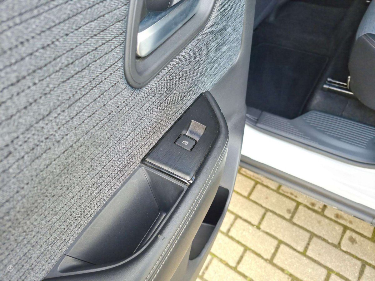 Nissan X-Trail Visureigis / Krosoveris Benzinas / elektra