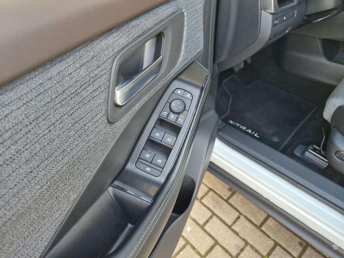 Nissan X-Trail Visureigis / Krosoveris Benzinas / elektra