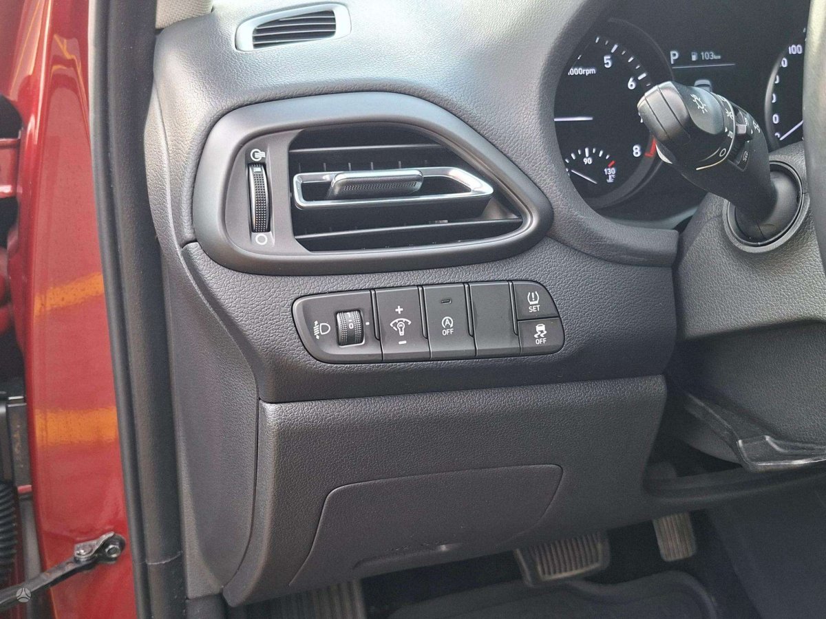 Hyundai i30 Universalas Benzinas