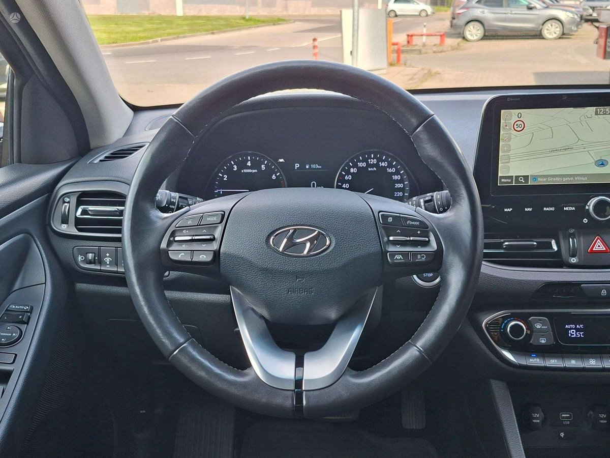 Hyundai i30 Universalas Benzinas