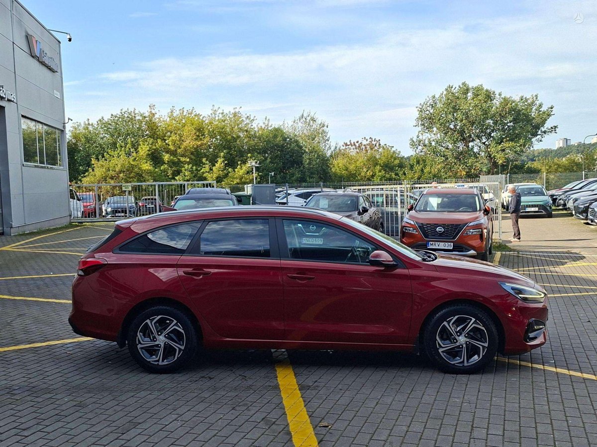 Hyundai i30 Universalas Benzinas