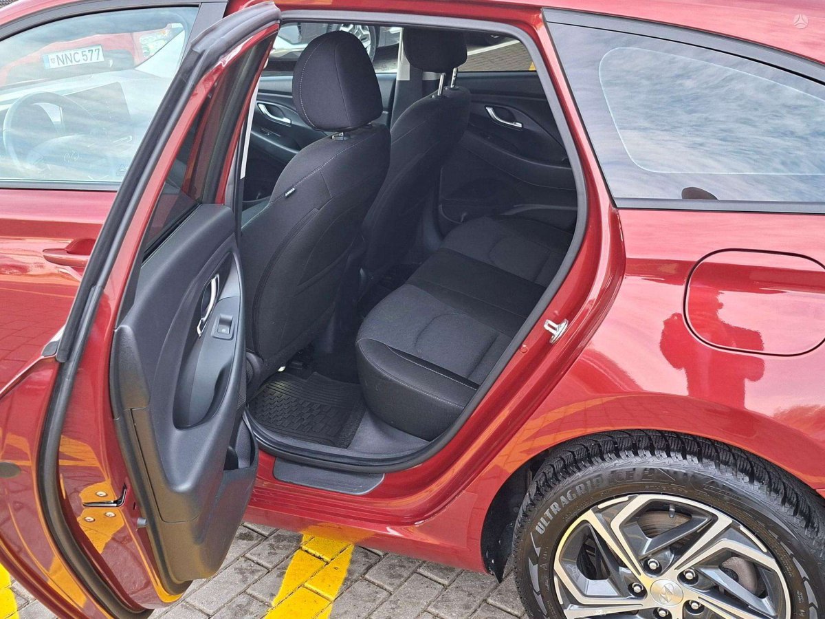 Hyundai i30 Universalas Benzinas