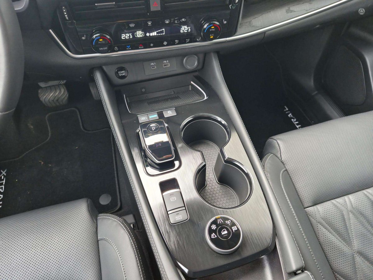 Nissan X-Trail Visureigis / Krosoveris Benzinas / elektra