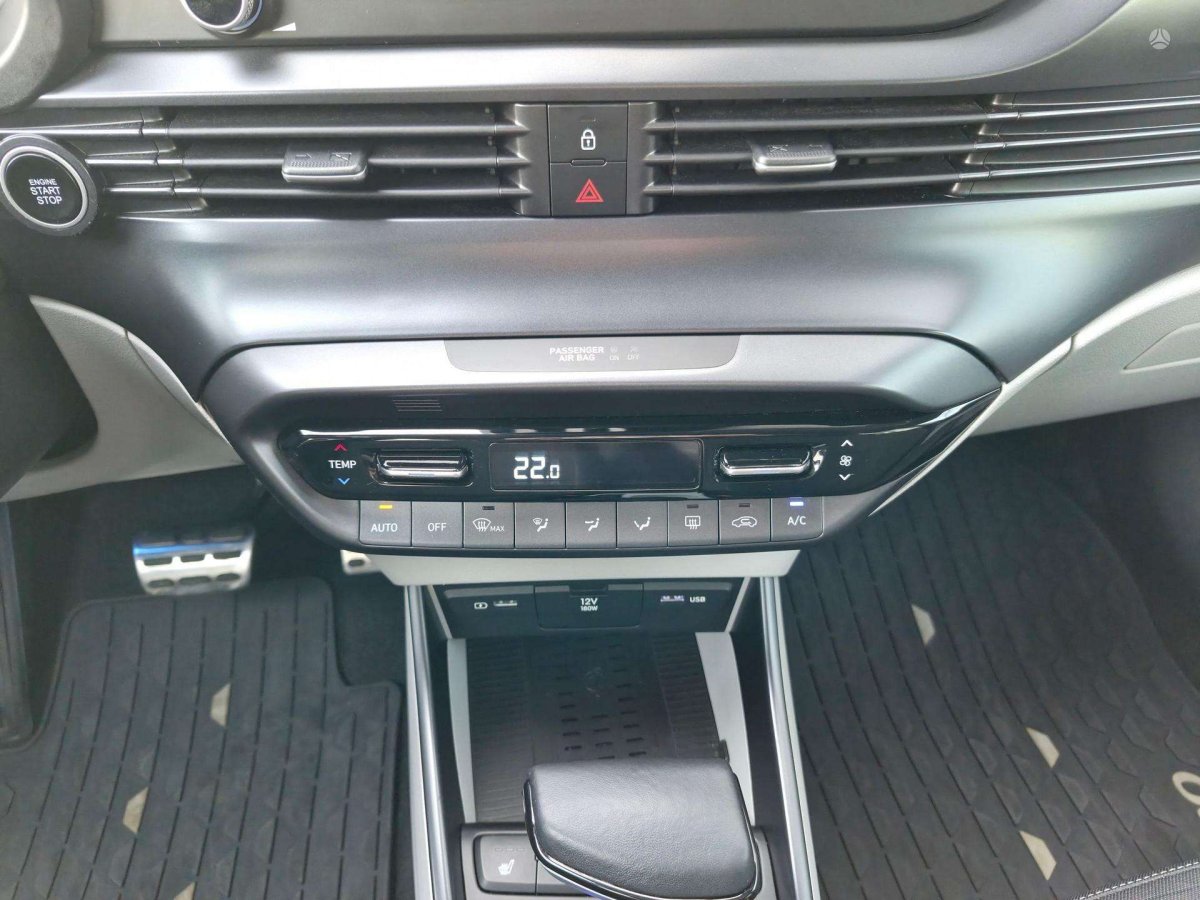 Hyundai i20 Hečbekas Benzinas / elektra