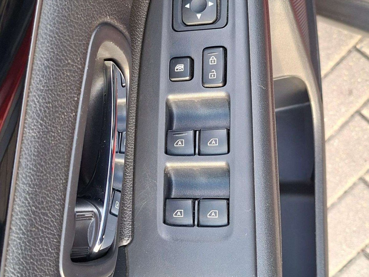 Mitsubishi Outlander Visureigis / Krosoveris Benzinas